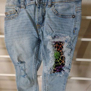 Destroyed jeans